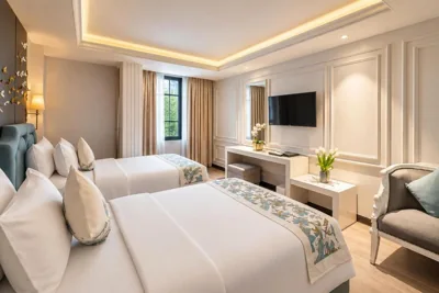 Premier Suite With Kitchenette - Afternoon Tea — A&EM Saigon Hotel